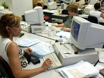 Τα «βρήκαν» ΠΑΣΟΚ – κυβέρνηση για το ενιαίο μισθολόγιο