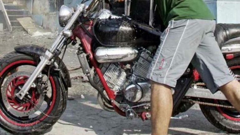 Λάρισα: Νεαρός έκλεψε μοτοσυκλέτα για… να κάνει βόλτα