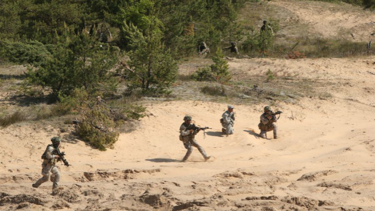 Λετονία: Ρώσοι ακτιβιστές επιχείρησαν να μπουν σε στρατιωτική βάση