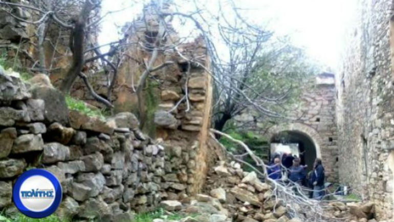 Χίος: Καταρρέει αβοήθητη η Μονή Μουνδών