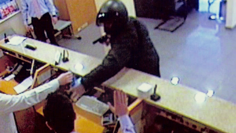 Ηράκλειο: Ένοπλη ληστεία σε τράπεζα