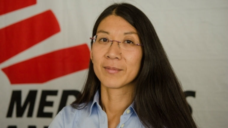 «Έναν χρόνο μετά το ξέσπασμα του Έμπολα γίνονται τα ίδια λάθη»