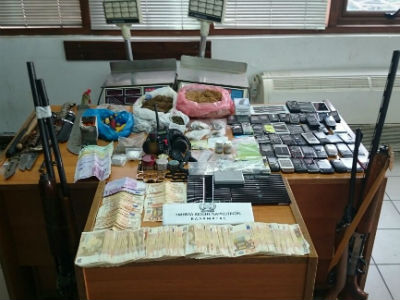 Στα χέρια της Αστυνομίας μέλη εγκληματικού δικτύου – Εμπλέκεται πρώην αξιωματικός της ΕΛ.ΑΣ.