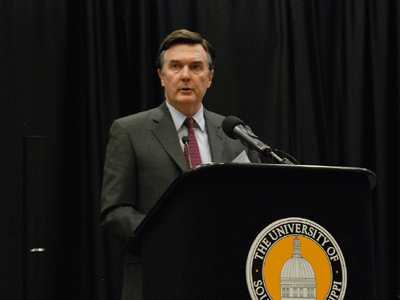 Dennis Lockhart : Στα ύψη η ανεργία στις ΗΠΑ