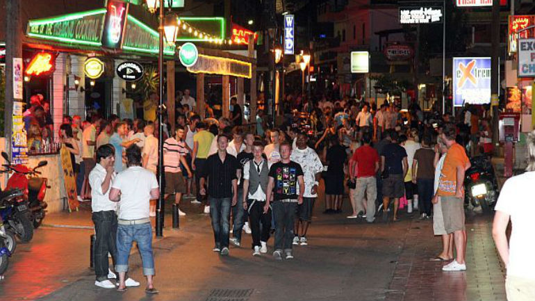 Σοκ στην Κρήτη: Σε ξυλοδαρμό οφείλεται ο θάνατος του 18χρονου τουρίστα Σοκ στην Κρήτη: Σε ξυλοδαρμό οφείλεται ο θάνατος του 18χρονου τουρίστα