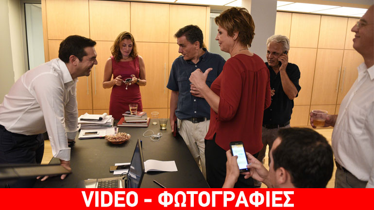 Η νίκη θέλει καλοπέραση: Με ουίσκι και ξηρούς καρπούς πανηγύρισε ο Τσίπρας