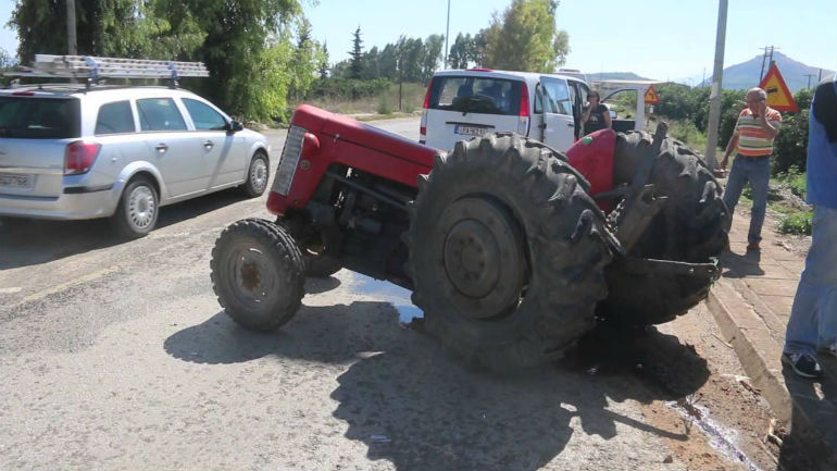 Καστοριά: Δύο τραυματίες από τη σύγκρουση αυτοκινήτου με τρακτέρ