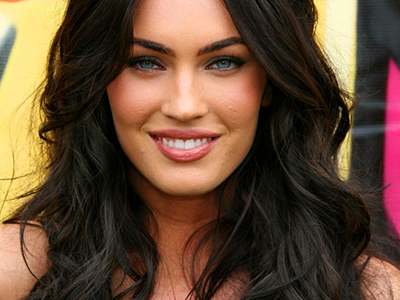 Τι φοράει η Megan Fox;