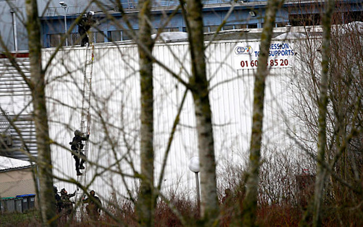 Επιχείρηση ειδικών δυνάμεων στο τυπογραφείο