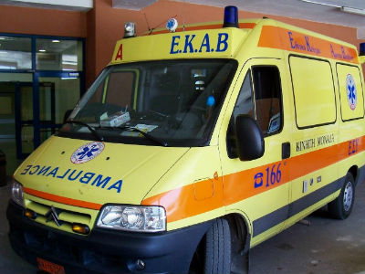 Έμεινε αιμόφυρτη στο πεζοδρόμιο για μισή ώρα