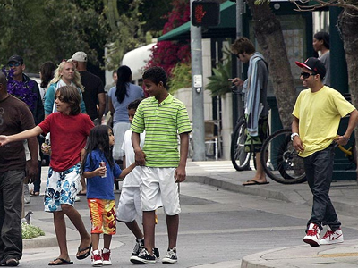 Κοντά στα αδέρφια του ο «κρυφός» γιος του Michael Jackson Κοντά στα αδέρφια του ο «κρυφός» γιος του Michael Jackson