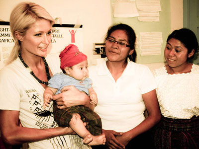 Η… φιλάνθρωπος Paris Hilton