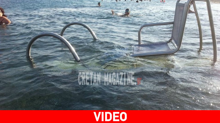 Ιεράπετρα: Κάνουν ηλιοθεραπεία στη ράμπα για ΑμΕΑ