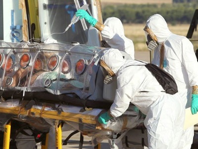 Επιβεβαιώθηκε επίσημα η πρώτη ανάρρωση ασθενούς από τον Έμπολα