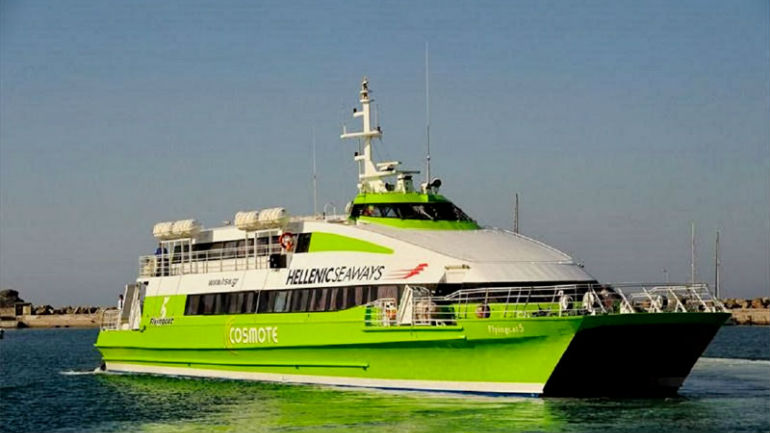 Βόλος: Νεαρή κοπέλα γέννησε εν πλω