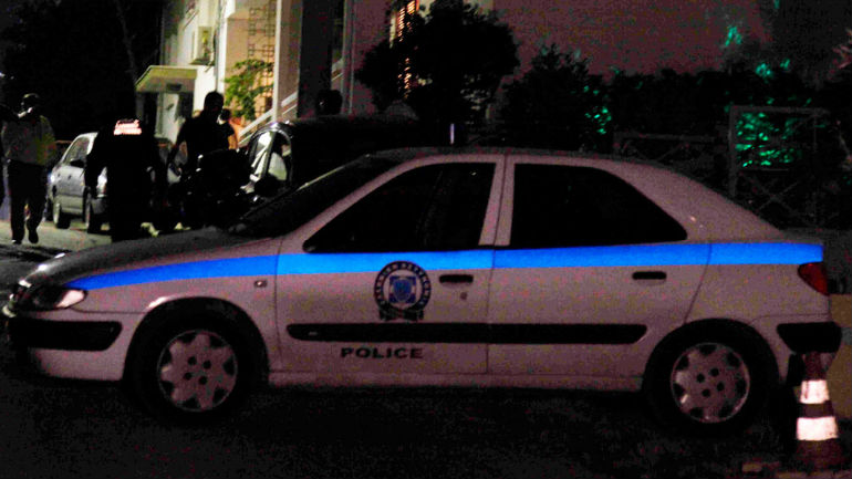 Η άγρια συμπλοκή άφησε πίσω της κηλίδες αίματος… κι ένα παπούτσι