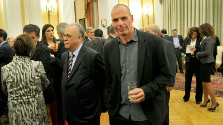 Σύσκεψη Δραγασάκη – Βαρουφάκη – Σταθάκη στο υπουργείο Οικονομικών