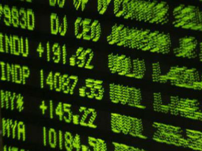 «Καλπάζει» στις 18.000 μονάδες ο Dow Jones