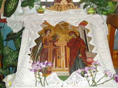 Μακρυχέριδες «πιστοί» έβαλαν στο μάτι εικόνα