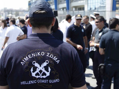 Συνελήφθη… «μακρυχέρης» λιμενικός