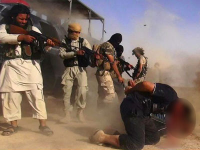 Τζιχαντιστές δολοφόνησαν και σταύρωσαν ύποπτο για κατασκοπία