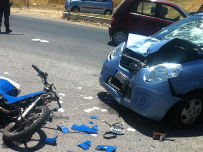 Λέσβος: Στο νοσοκομείο νεαρή οδηγός μηχανής