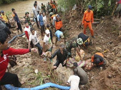 Ινδονησία: 20 οι νεκροί από τη φονική κατολίσθηση