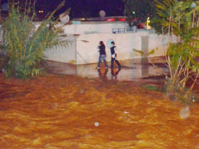 Θεσσαλονίκη: Επιχείρηση σωτηρίας οκταμελούς οικογένειας