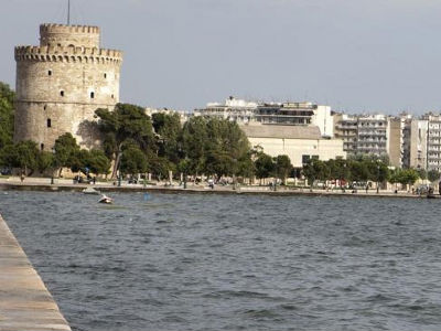 Γέμισε νεκρά ψάρια ο Θερμαϊκός