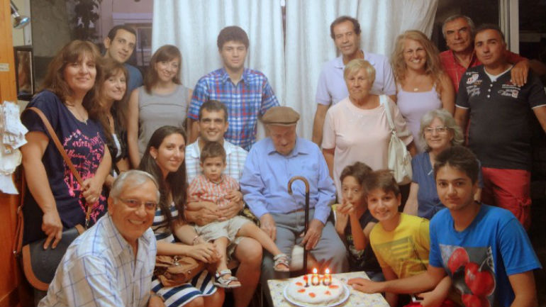 Ρόδος: Αιωνόβιος έσβησε 100 κεράκια