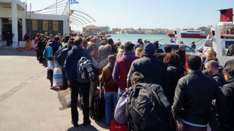 Χίος: Φυγή στα τουρκικά παράλια για το τριήμερο του Αγίου Πνεύματος