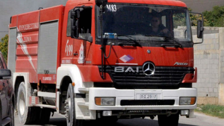 Μεγάλη κινητοποίηση της Πυροσβεστικής για φωτιά σε βυτιοφόρο