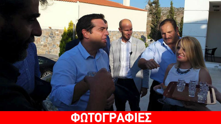 Με ρακές υποδέχθηκαν τον Τσίπρα στα Ανώγεια