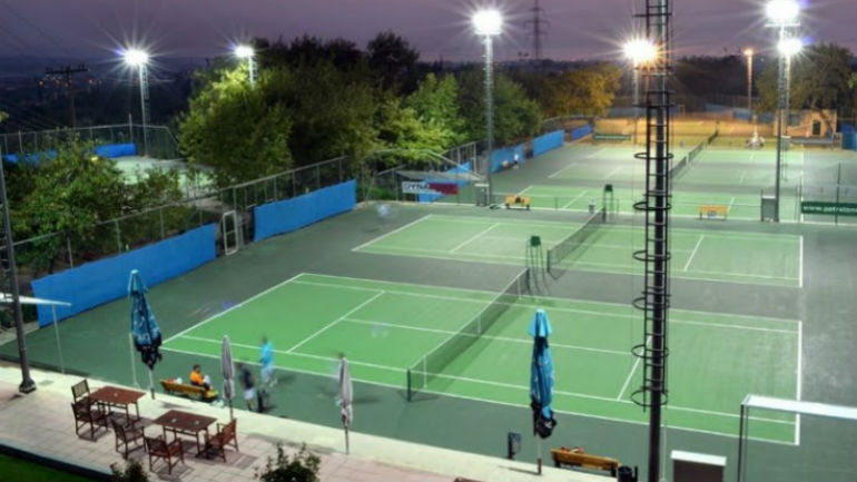 Πάτρα: 15χρονος κατέρρευσε ενώ έπαιζε τένις