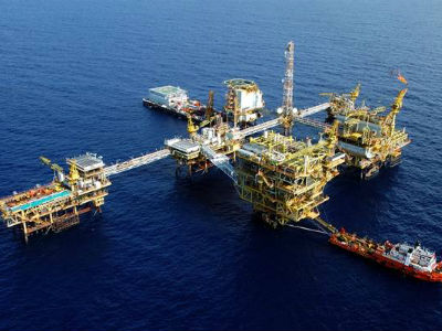 Απώλειες για τον χρυσό, κέρδη για το πετρέλαιο