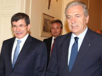 Η απάντηση του Αβραμόπουλου στον Νταβούτογλου για τα περί διχοτόμησης της Κύπρου