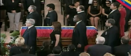 Οι ηγέτες της Λατινικής Αμερικής αποτίουν φόρο τιμής στον Ούγκο Τσάβες