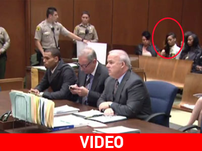 Ριάνα: Συνόδευσε τον Κρις Μπράουν στο δικαστήριο