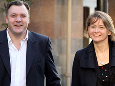 Οικογενειακό «σκιώδες» υπουργικό συμβούλιο για τους Εργατικούς