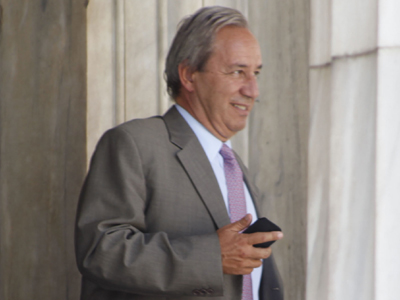 Υπερασπίζεται την αποκρατικοποίηση του ΟΤΕ