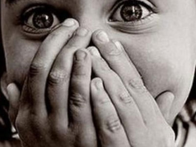 Για ασέλγεια με ανήλικο έναντι αμοιβής κατηγορείται ο νεωκόρος