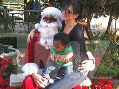 Στα πόδια του Άγιου Βασίλη