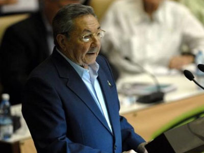 Ραούλ Κάστρο: Ή αλλάζουμε ή βουλιάζουμε