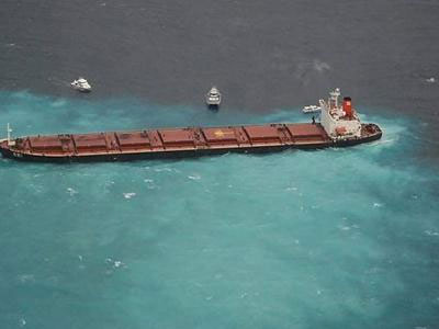 Δεξαμενόπλοιο προσάραξε στον Αμβρακικό