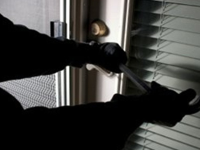 Τους συνέλαβαν για ναρκωτικά, προέκυψαν διαρρήκτες