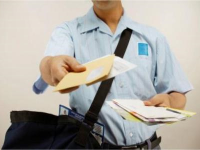 Περίεργη ληστεία σε βάρος ταχυδρομικού διανομέα