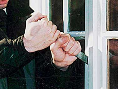 Συνέλαβαν τον έναν, αναζητούν τρεις