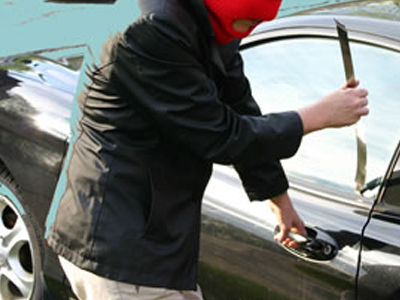 «Άνοιγε» αυτοκίνητα στο Περιστέρι