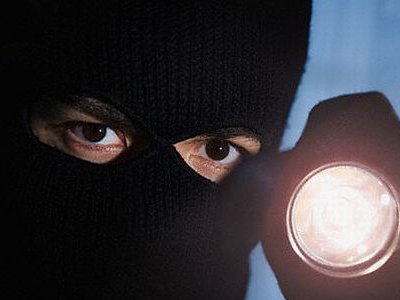 Έκλεψαν ό,τι βρήκαν μπροστά τους