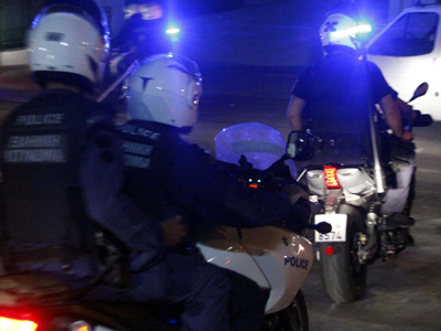 Πυροβόλησαν στον αέρα για να ξεφύγουν